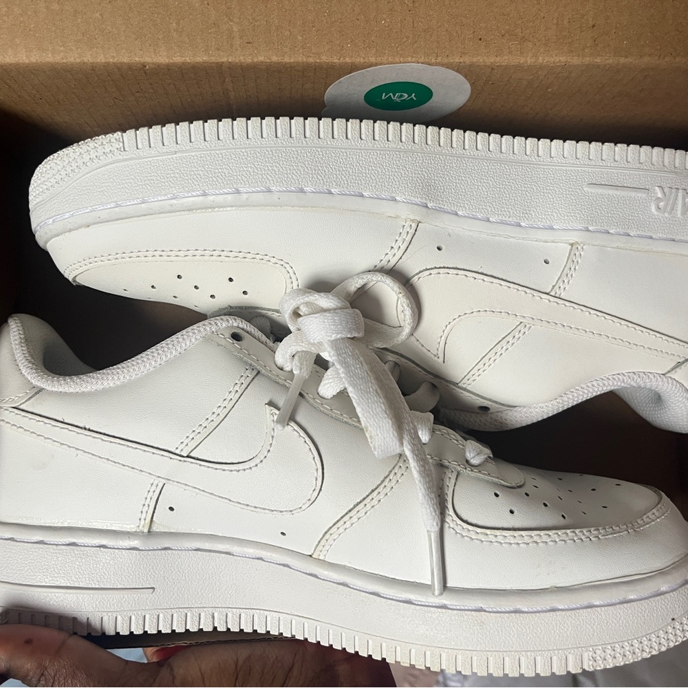 Nike Women's White Air Sneakers - Picture 4 of 6